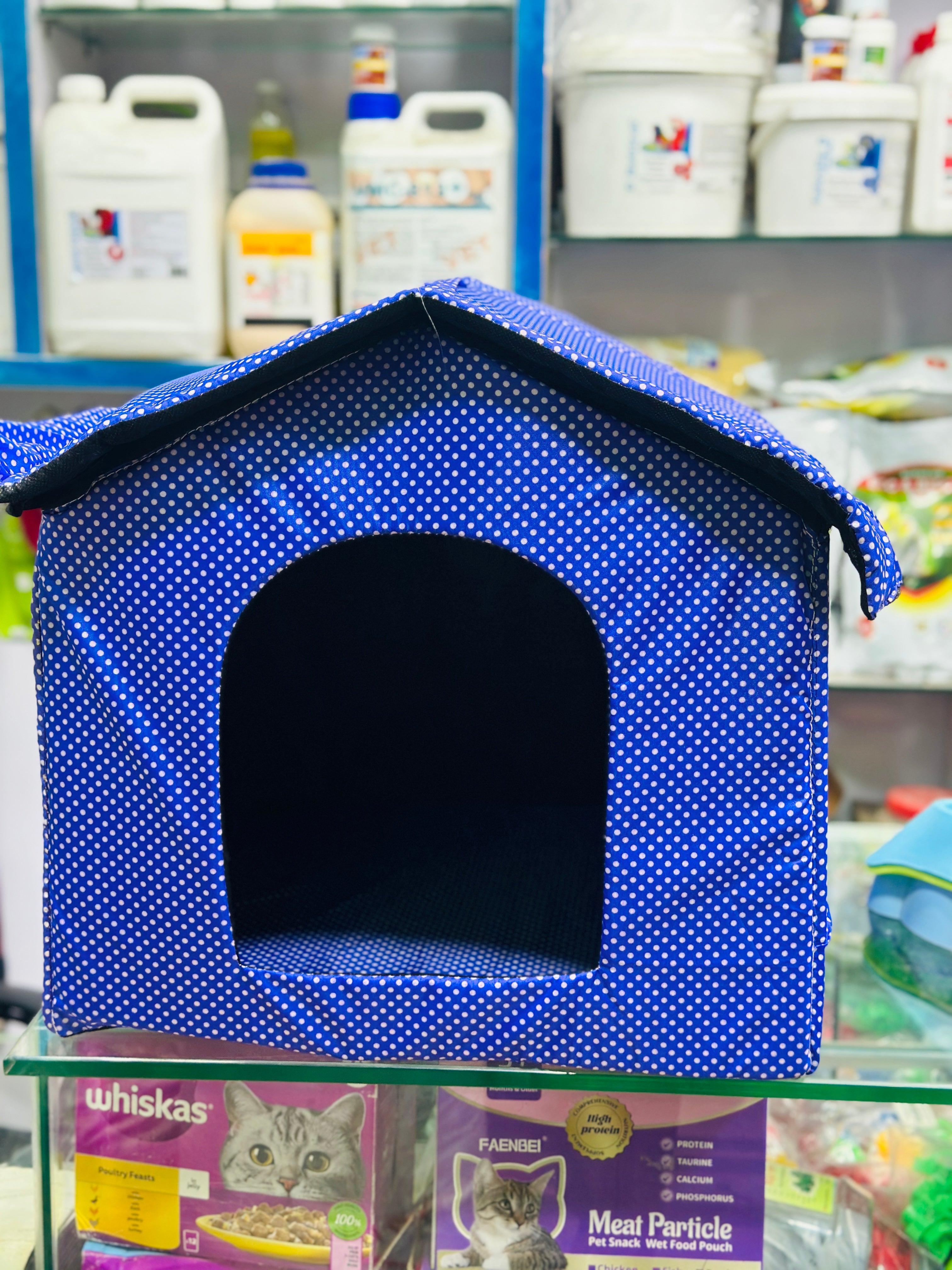 Cat house M